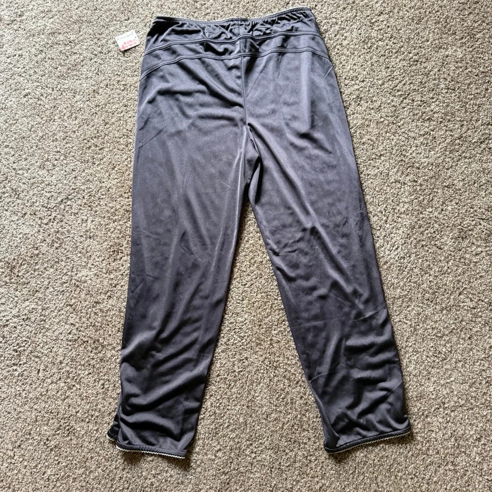 Free People Movement Hop To It Pants NWT Size Medium Gunmetal - Picture 3 of 4